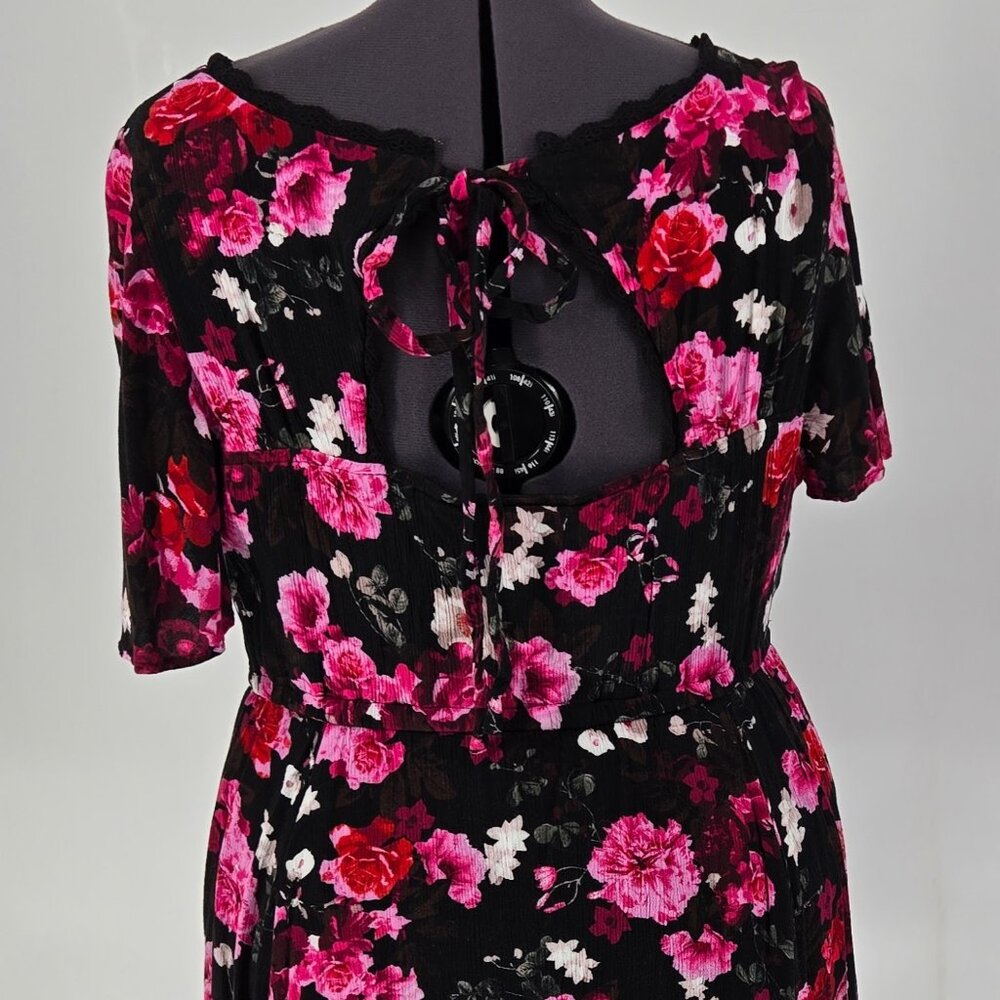 616-19 Torrid Black Red Pink floral Handkerchief flutter Midi dress Size 1 14/16 - Picture 4 of 7